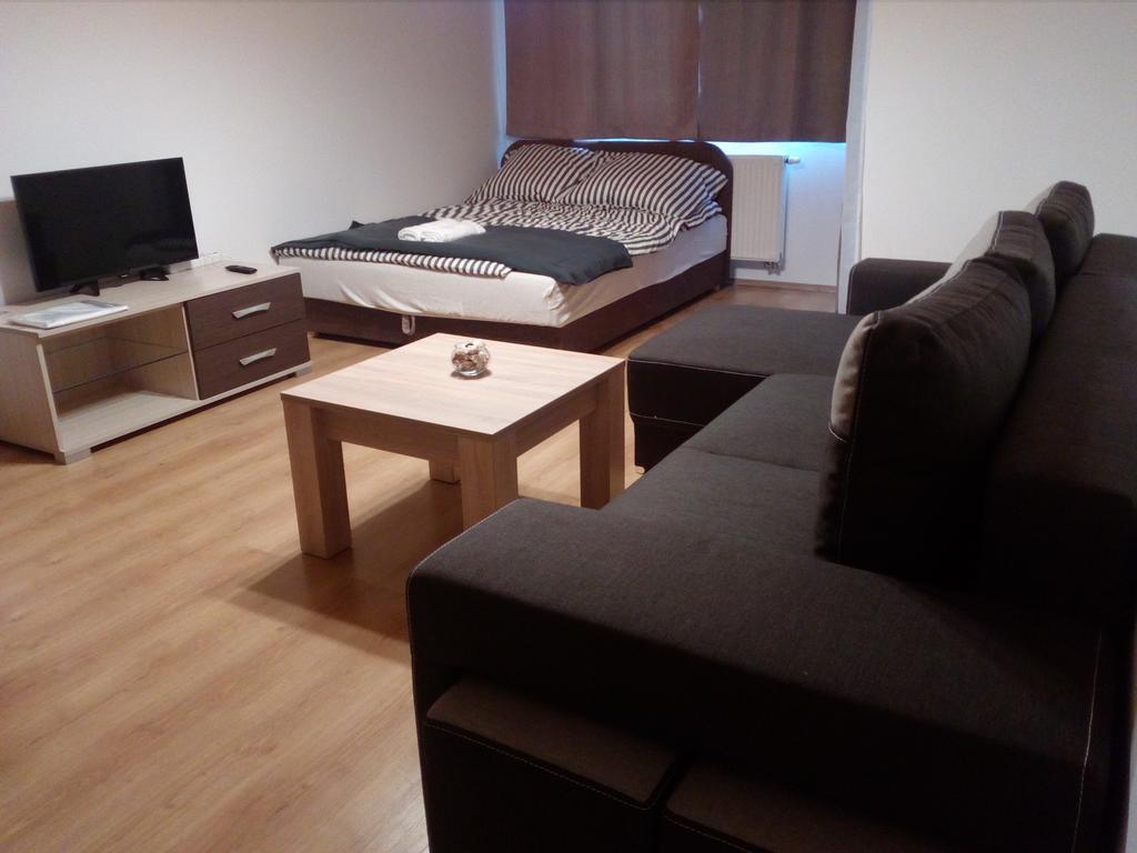 Gobe Apartman Hajduszoboszlo Exterior photo