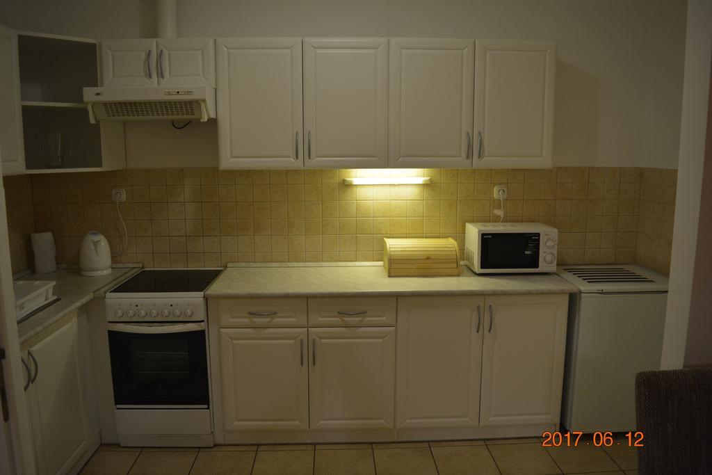 Gobe Apartman Hajduszoboszlo Exterior photo