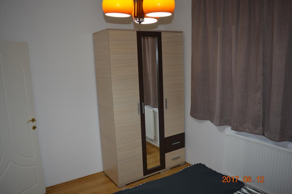 Gobe Apartman Hajduszoboszlo Exterior photo